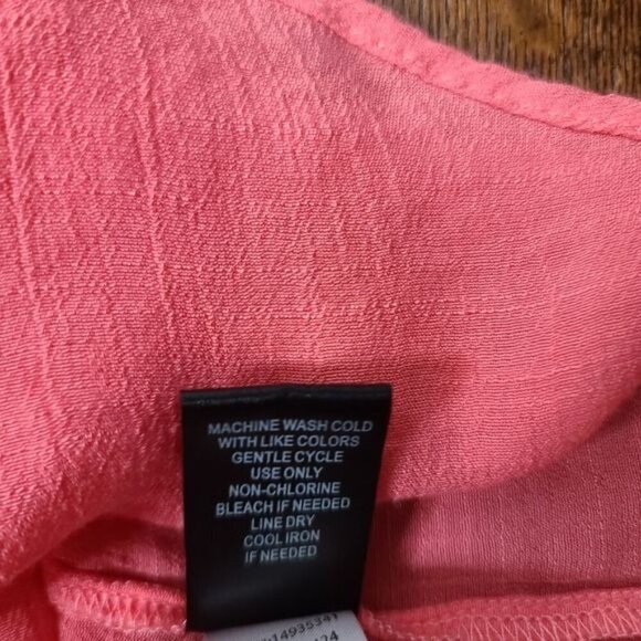 Torrid Lindsay Crochet Inset Button Down Shirt in Coral Torrid size 2 - Picture 6 of 10